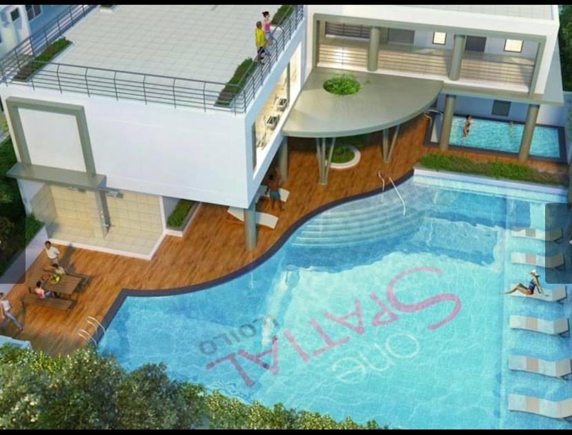 One Spatial Two Bedroom Condominium Unit With Pool And Gym Free Netflix And Wifi Iloilo City Buitenkant foto