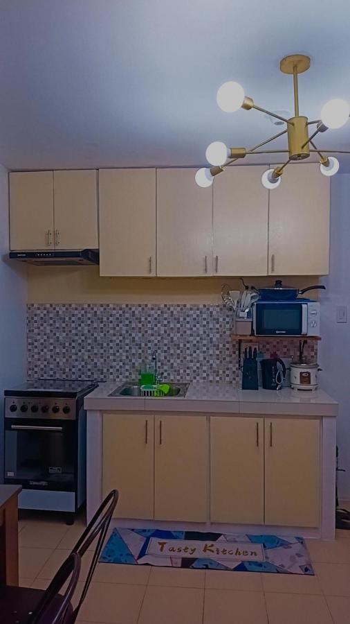 One Spatial Two Bedroom Condominium Unit With Pool And Gym Free Netflix And Wifi Iloilo City Buitenkant foto